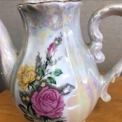 新品　本金使用　ヨーロッパアンティーク調　オーロラパール　ローズティーポット薔薇の画像