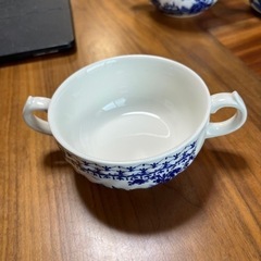 グラタン皿、スープカップ、皿の画像