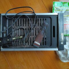 ♯テーブル焼肉　電気グリル小さいながらも1050Wでしっかり焼けます
