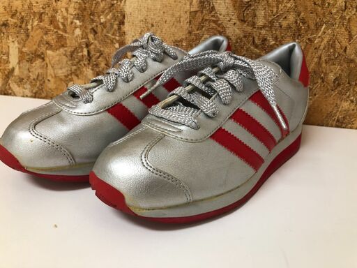 希少品　adidas アディダス カントリー スニーカー　24cm  ウルトラマン　レトロ　カラー ローカットスニーカー シューズ　820327 　銀×赤 　97年製　堺市 石津　ジャングルジャングル石津