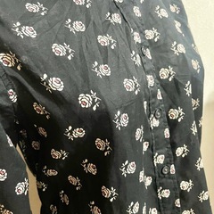 【バラ柄シャツ】UNIQLO/ユニクロ【古着】の画像