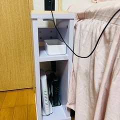 【値下げしました!】ベッドサイドテーブル