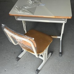 ☆学校の机と椅子セット　未使用傷あり品