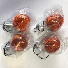 バイクウインカー　メッキ金属製四つの画像