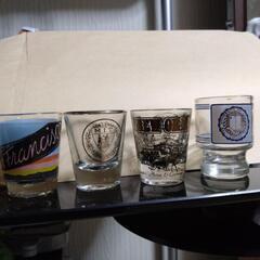 アメリカ各地名入りおちょこ15個セットの画像