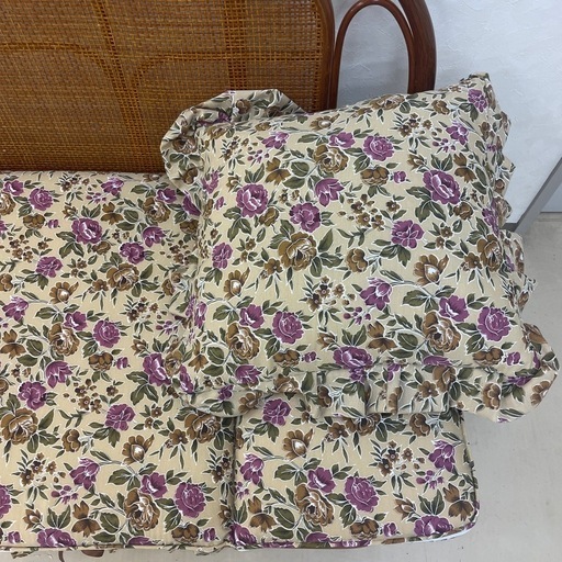 【未使用品】藤のソファー 花柄 クッション2個付き 和風 昭和レトロ 雰囲気抜群