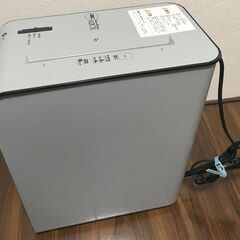 現役バリバリ裁断シュレッダー差し上げます