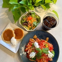 明るく新しく緑いっぱいのカフェ(^^)の画像