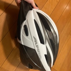 新品未使用
alpinaヘルメット