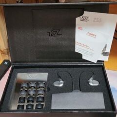 KZ ZS5 リケーブル可 2DD 2BA イヤホン 3.5mmプラグの画像