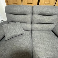 ニトリのファブリックソファの画像