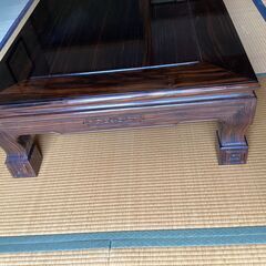 重厚な座卓 木製 花梨材？