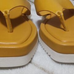 【まだ受付中】GU ジーユー 革調サンダル 厚底 合成皮革 茶 レディースサイズL 早い者勝ちです✨✨の画像