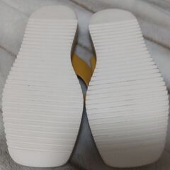 【まだ受付中】GU ジーユー 革調サンダル 厚底 合成皮革 茶 レディースサイズL 早い者勝ちです✨✨の画像