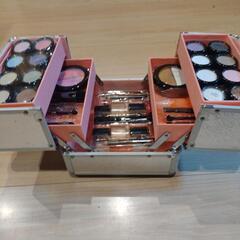 化粧品 付きメイクボックス　断然お得　まるで 女優