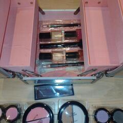 化粧品 付きメイクボックス　断然お得　まるで 女優の画像