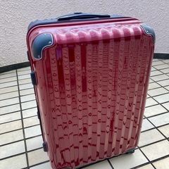 新品未使用。大型スーツケース半額でお譲りします。