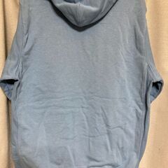 GU．ジップアップパーカー．メンズLの画像