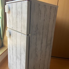 小さい冷蔵庫の画像