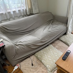 引越し中　三人掛けソファー