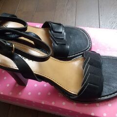 おしゃれ牛革サンダル　1回使用のみ！の画像