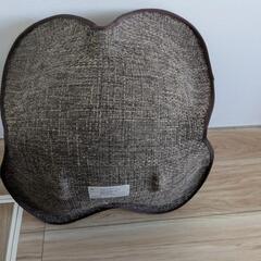 骨盤矯正　姿勢がよくなる座椅子の画像