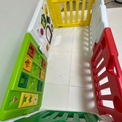 ベビーサークル　はらぺこあおむし