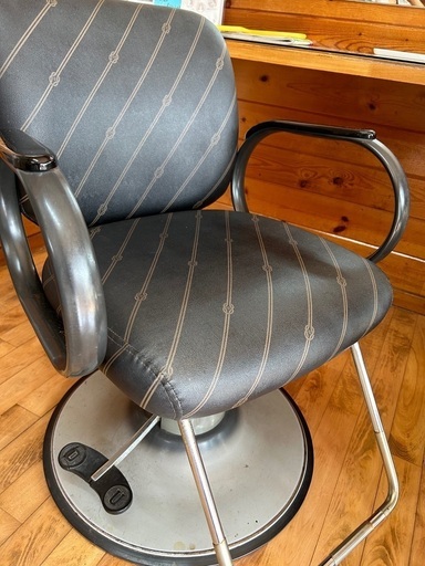 シャンプー台、カット椅子