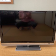 40インチ液晶テレビ