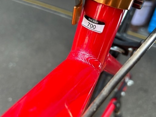 THIRDBIKES フェスクロス 6061アルミフレーム クロスバイク レッド 28インチ 7段変速