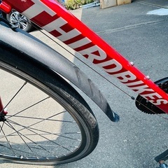 THIRDBIKES フェスクロス 6061アルミフレーム クロスバイク レッド 28インチ 7段変速の画像
