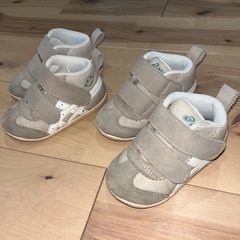 ベビー　靴　13cm asicsの画像