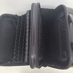 【値下げ】ビジネスハードキャリーケース　収納2ルームの画像