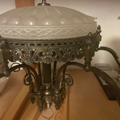 洋館　古いシャンデリア　アンティーク　大正　昭和　電笠　　ライトの画像