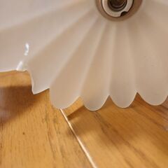 小泉産業  シャンデリア  8灯  2箇所欠けあり  白熱灯器具の画像