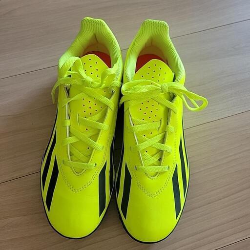 adidasのトレーニングシューズ　23.5