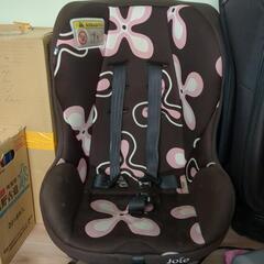 0歳から4歳まで使えるチャイルドシートの画像