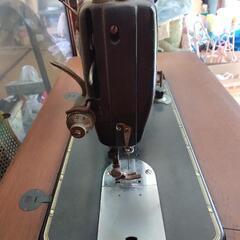 ブラザー　足踏みミシンの画像