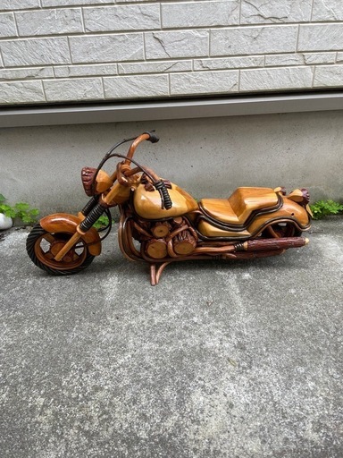 ユニークで手作りの高級木製自転車