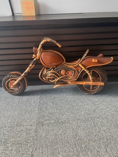 ユニークで手作りの高級木製自転車