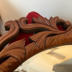 レトロな木彫りの鏡