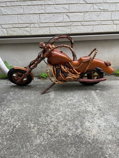 ユニークで手作りの高級木製自転車