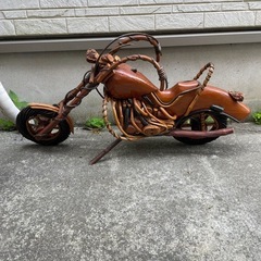 ユニークで手作りの高級木製自転車