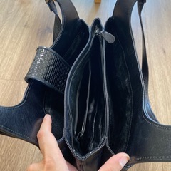 黒のレディースバッグの画像