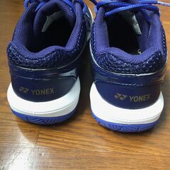 ヨネックスバドミントンシューズ！ パワークッション 65Z2 24.5cm  桃田選手専用デザイン サファイアネイビー！の画像