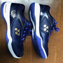 ヨネックスバドミントンシューズ！ パワークッション 65Z2 24.5cm  桃田選手専用デザイン サファイアネイビー！の画像