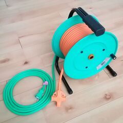 使用済み　電源コードリール 20m コンセント側が伸びていくタイプ
