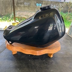 tw225 タンクの画像