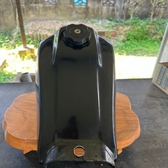 tw225 タンクの画像