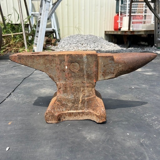 k0813601 角付 アンビル 金床 作業台 叩き台 かなとこ 重さ 36㎏ 全長47㎝ 加工 曲線 鉄床 つぶし釘 中古 現状品 鉄製 【引き取り限定】